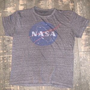 Men’s medium lightweight NASA tee